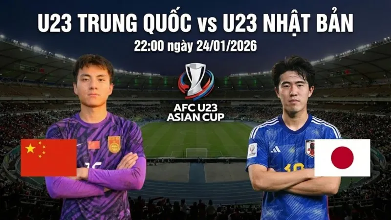 Cầu thủ U23 Trung Quốc và U23 Nhật Bản tranh chấp bóng trên sân