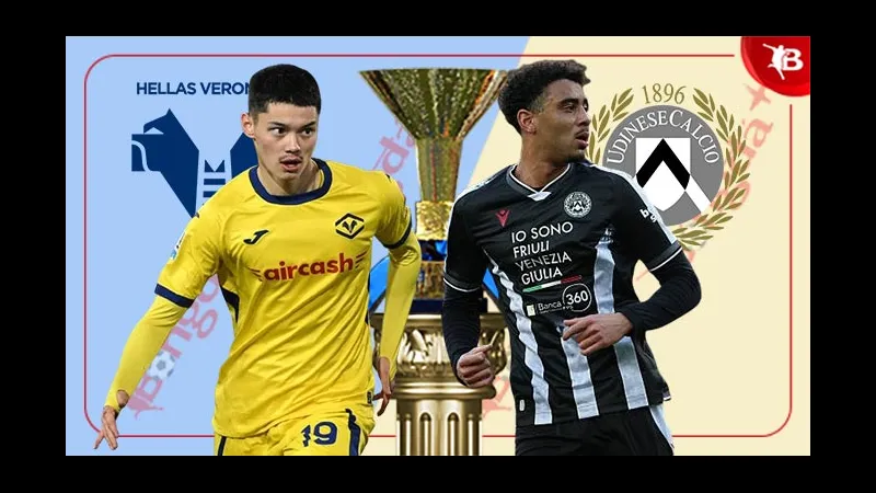 Cầu thủ Udinese nỗ lực ngăn chặn đối thủ từ Verona